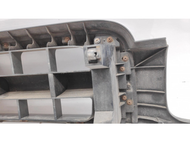 Передняя решётка Nissan Pathfinder R50 1996-2005 года