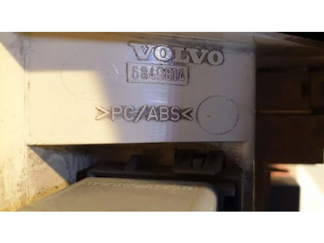 Блок предохранителей  3515123, 6849814   Volvo S70  V70  V70 XC    