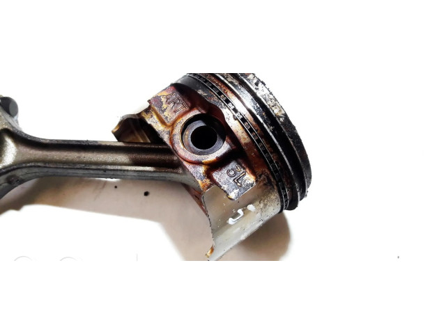 Поршень с шатуном Mitsubishi Colt для бензинового двигателя 1.8