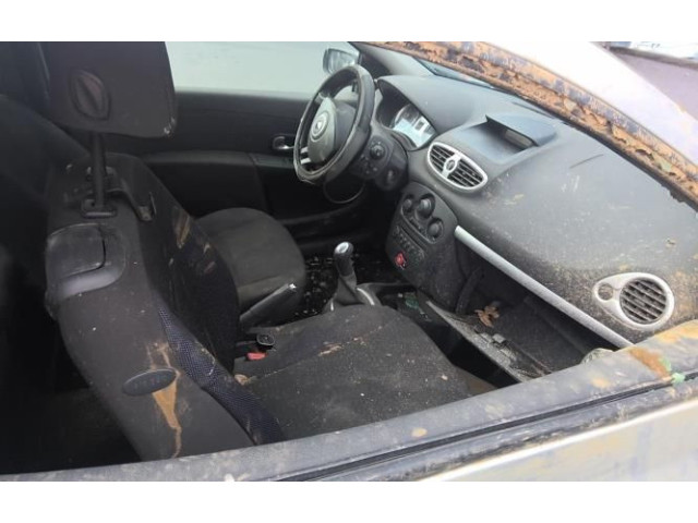 Модуль управления BSM 8200674661   Renault Clio III    