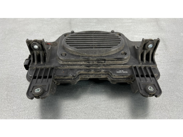 Громкоговоритель в панели