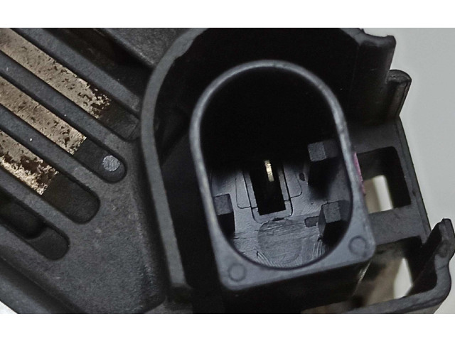 Генератор 04E903015, 04E903015G Volkswagen Golf SportWagen