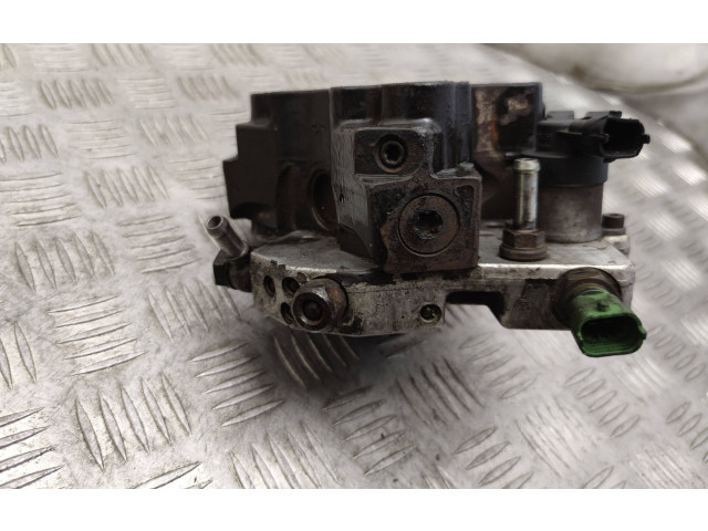 Vstřikovací čerpadlo 8692521 Volvo XC70 D5244T4