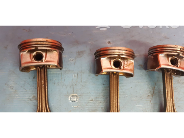 Píst Volkswagen Polo IV 9N3 BMD