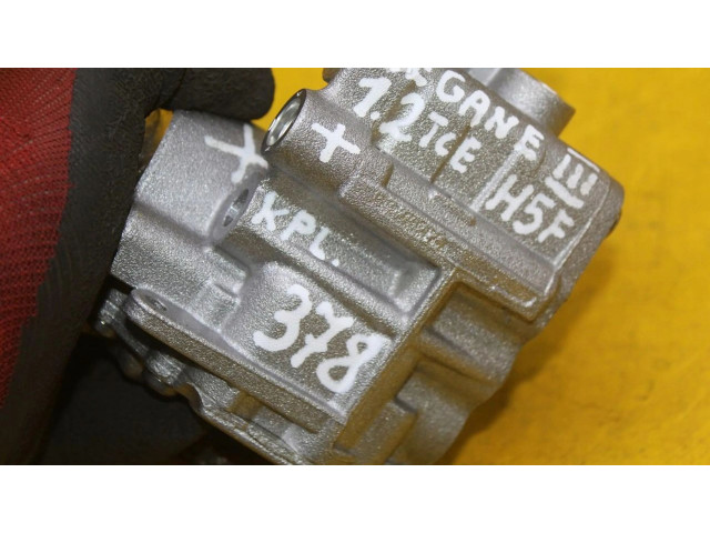 Масляный насос 150718102R Renault Captur