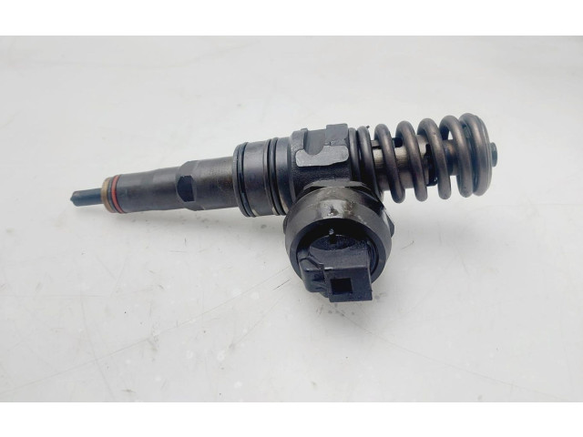 Форсунка 038130073AG Volkswagen Jetta V