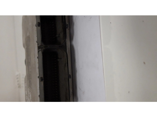 Блок управления двигателя 038906019KT, 0281011219 Skoda Fabia Mk1 (6Y)