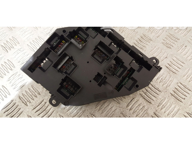 Pojistková skříňka 9210857 BMW 5 GT F07 2011