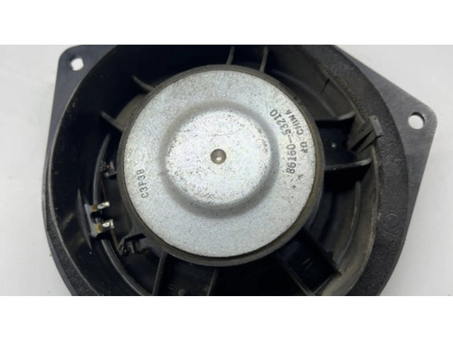 Громкоговоритель (громкоговорители) в задних дверях