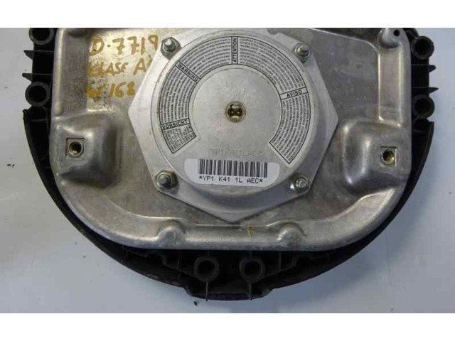 Подушка безопасности водителя YP1K411LAEC Mercedes-Benz A W168