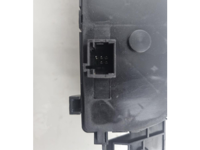 Блок управления климат-контролем    Peugeot Partner III