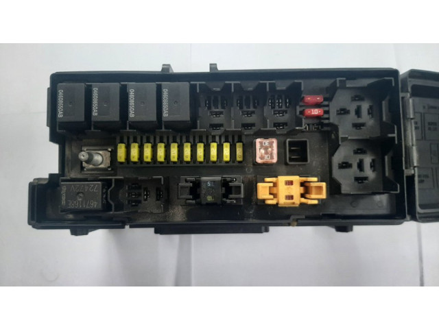 Блок предохранителей 04692073AB Jeep Grand Cherokee (WK)