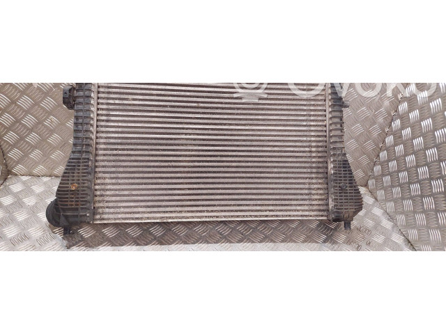 Интеркулер  1K0145803A, B5896   Volkswagen Touran I 