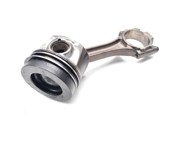  Поршень с шатуном CFWA CFWA  Skoda Fabia Mk2 (5J)  