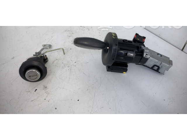 Комплект блоков управления 237104128R   Dacia Sandero