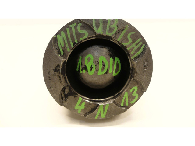 Поршень с шатуном 4N13 4N14 M174 Mitsubishi ASX