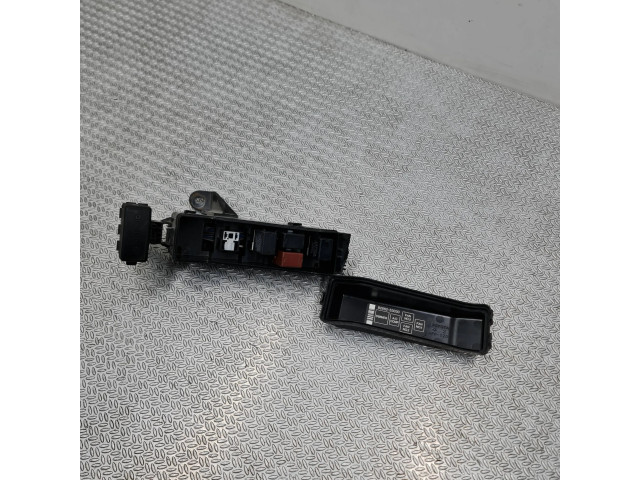   Pojistková skříňka 8266253030, 8500523030   Lexus  200-300 2003