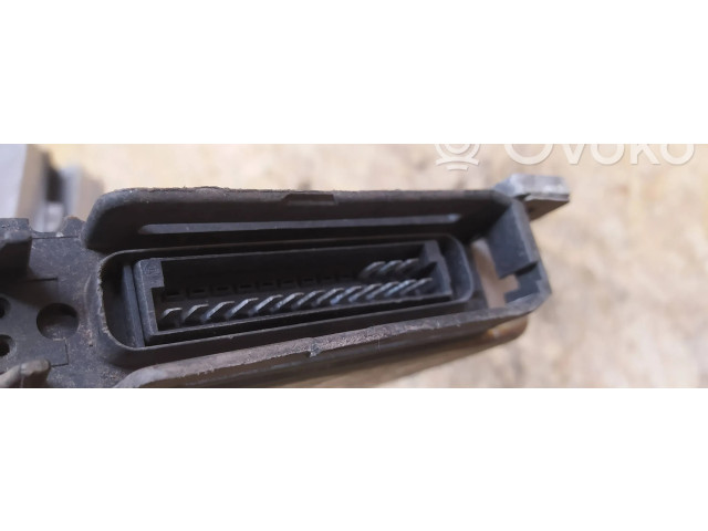 Řídící jednotka 0280000301 Opel Rekord E2 1984