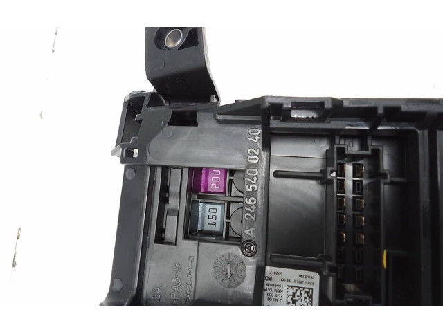   Pojistková skříňka A2465400240   Mercedes-Benz GLA W156 2013