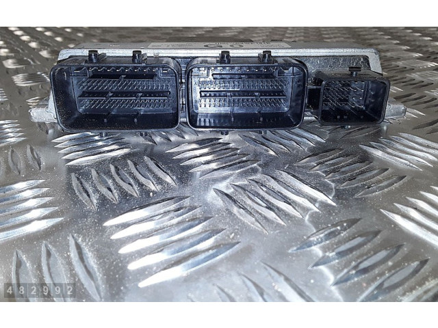 Блок управления двигателя 237105JU0B Nissan Navara D23