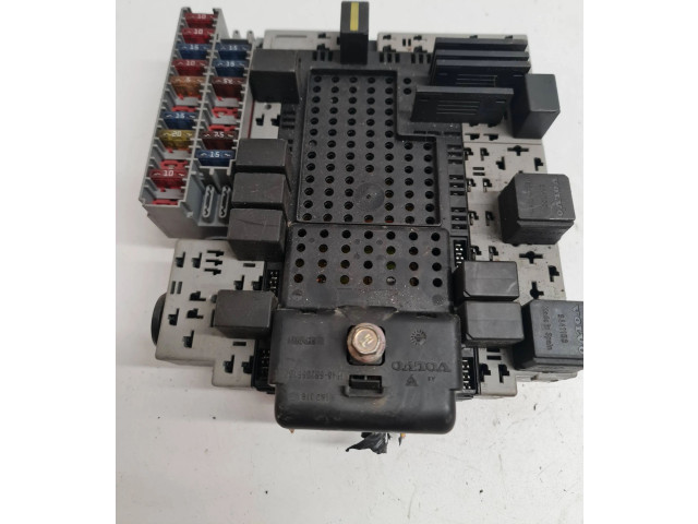 Блок предохранителей  9401802, 0437838   Volvo V70    