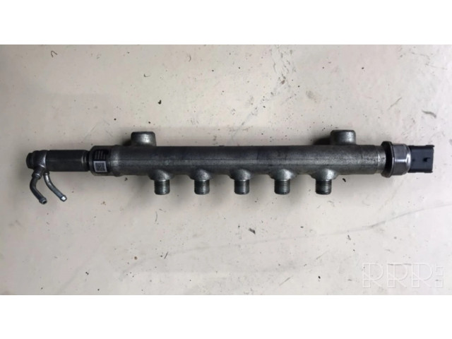 Vstřikovací lišta 55570022, 12340604743 Opel Zafira C pro naftový motor 1.6