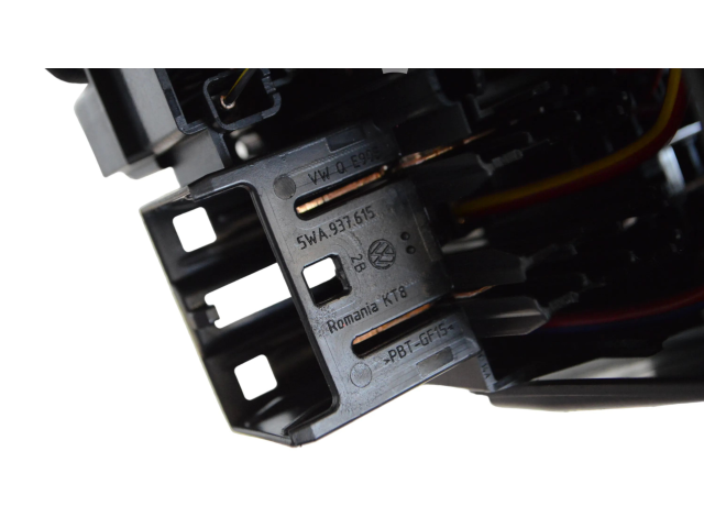 Блок предохранителей  5WA937615   Volkswagen ID.3    