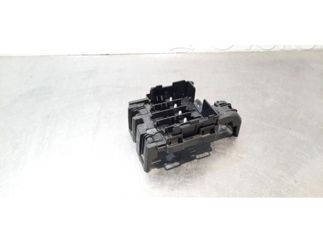 Pojistková skříňka 9J1937619 Porsche Taycan 9J1 2022