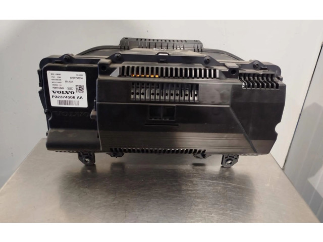 Přístrojová deska Volvo XC60 2022 32374506AA