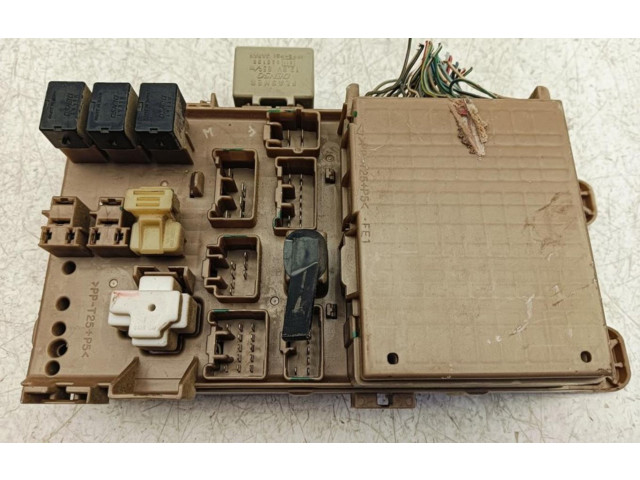 Блок предохранителей 8264113040   Toyota Corolla Verso E121    