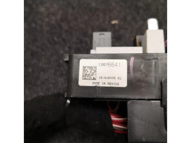 Блок предохранителей 13676641, 18101049501 Chevrolet Camaro