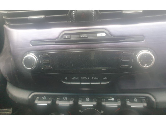 Радио/ проигрыватель CD/DVD / навигация    Alfa Romeo Giulietta