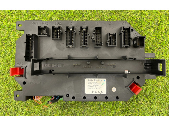 Pojistková skříňka A2219067200, A2219063600 Mercede-Benz S W221 2013