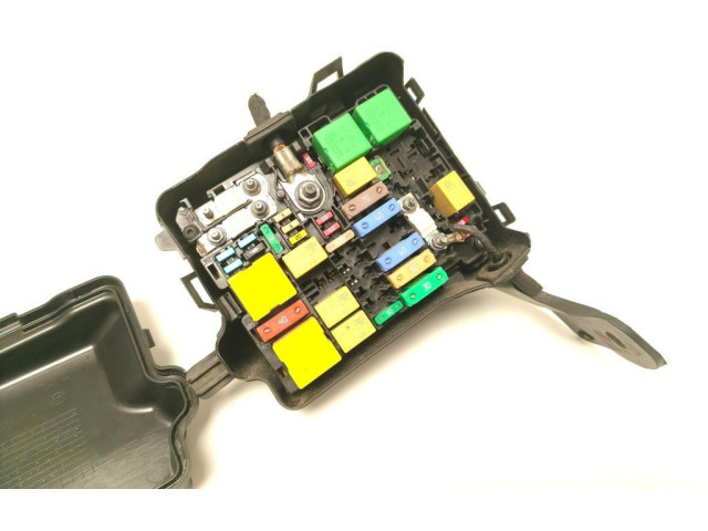 Блок предохранителей 9671924480 Citroen C3 Aircross