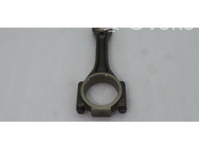 Píst 038J Audi RS4 B7