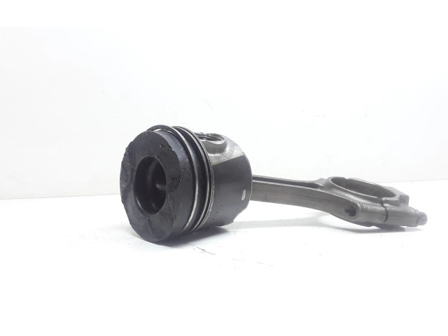  Поршень с шатуном D5244T10   Volvo V70  