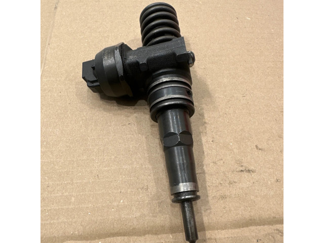 Vstřikovač 038130073AK Seat Alhambra (Mk1) pro naftový motor 1.9