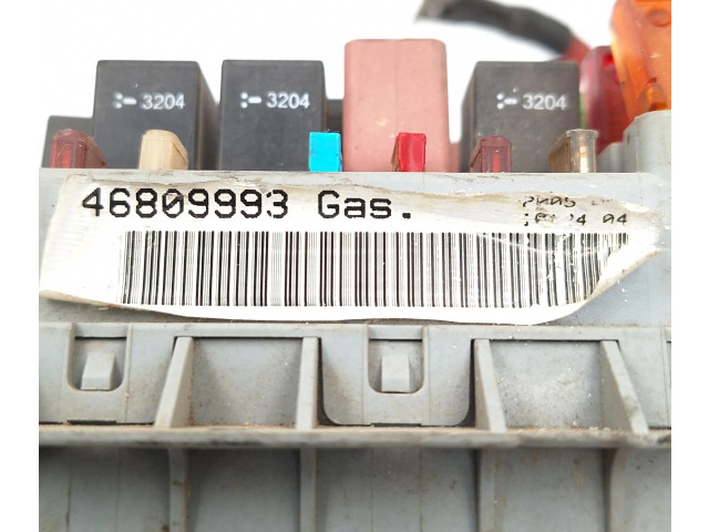 Блок предохранителей 46809993, 46520431 Fiat Albea