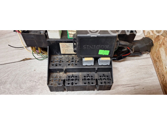 Pojistková skříňka 9122730, 4112355b Saab 9000 CD 1992