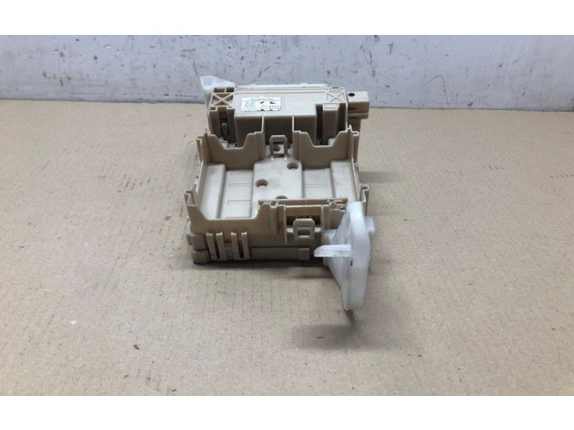 Блок предохранителей Peugeot 108