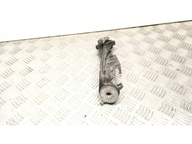 Другая деталь отсека двигателя