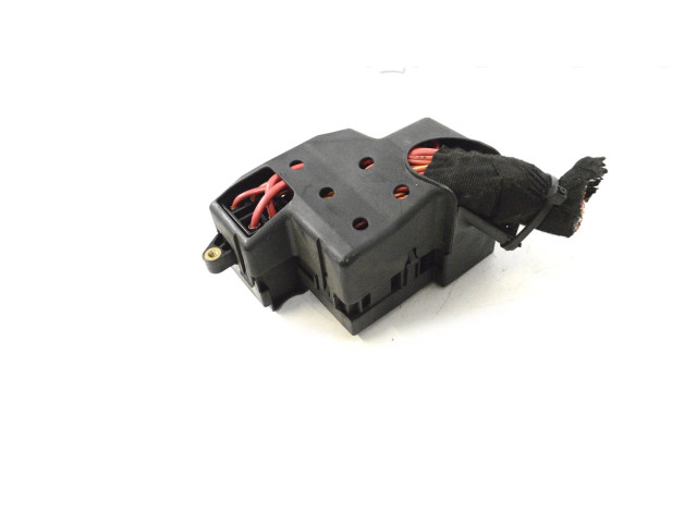 Pojistková skříňka 7L0941828A, 7L0941824A Porsche Cayenne (9PA) 2005