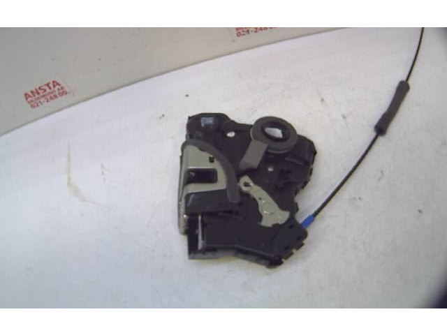 Двигатель центрально замка    Toyota Corolla Verso AR10