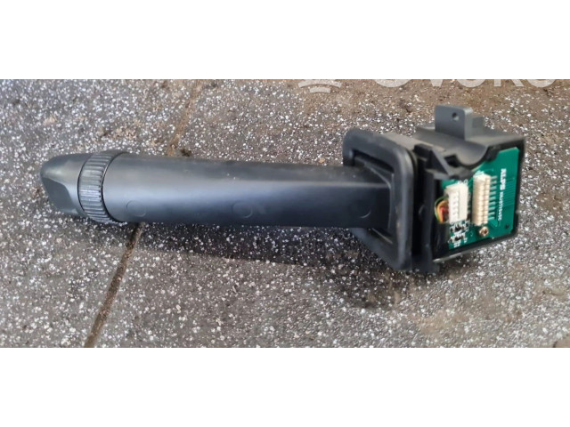 Ручка стеклоочистителей 8691545 Volvo V70