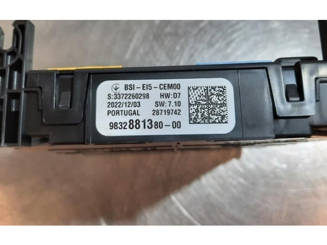 Блок предохранителей 9832881380 Citroen C5 Aircross