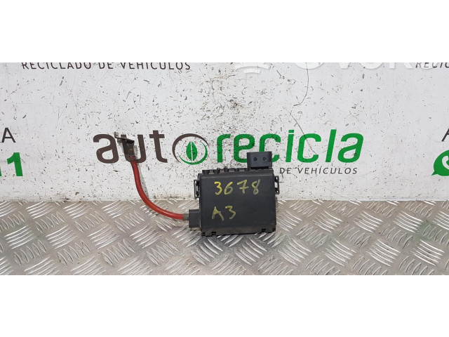 Блок предохранителей 1J0937550   Audi A3 S3 8L    