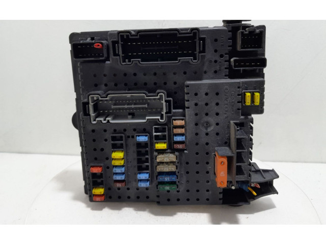 Блок предохранителей 30728512, 172136   Volvo XC90    