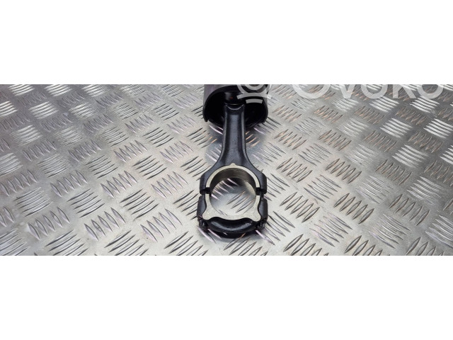 Píst Mercedes-Benz C W203