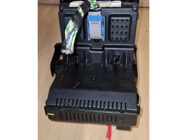 Блок предохранителей 30786889   Volvo V70    