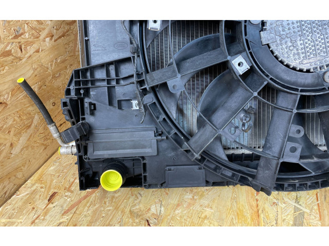 Комплект радиатора Land Rover Range Rover Velar 2017 - года HK83-8C607-CE, GX73-19710-BC